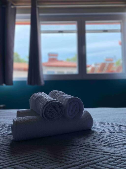 Apartament Cozy New Few Meters Away From Side. *