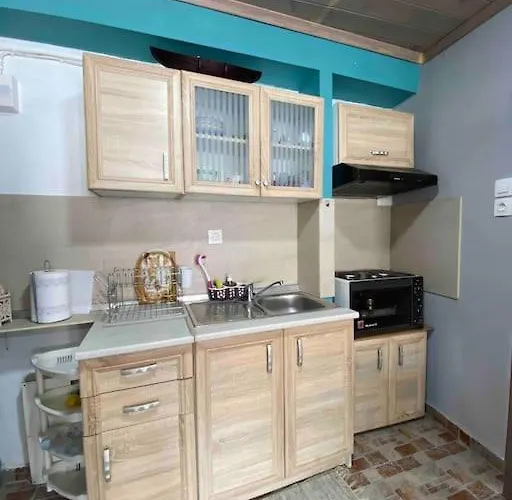Cozy New Studio Few Meters Away From Beach Side.